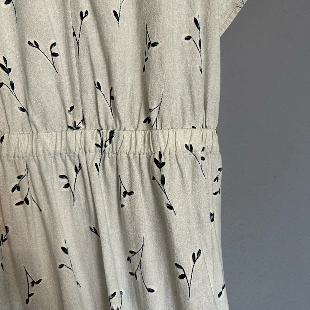 Universal Thread dress - Picture 2 of 4